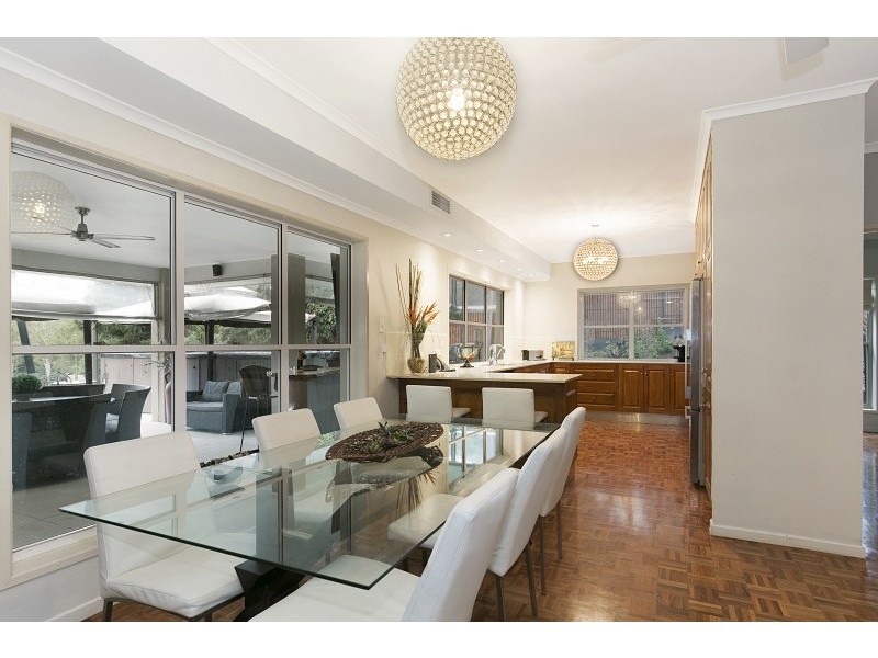 113 Moons Lane, Brookfield QLD 4069