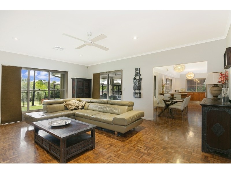 113 Moons Lane, Brookfield QLD 4069