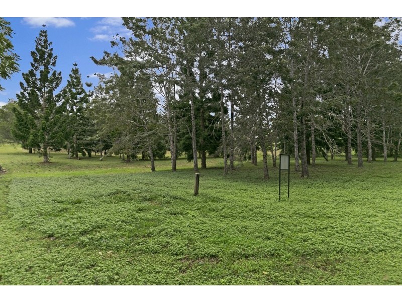 113 Moons Lane, Brookfield QLD 4069