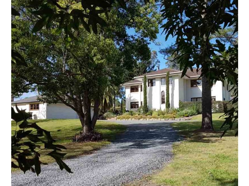 130 Savages Road, Brookfield QLD 4069