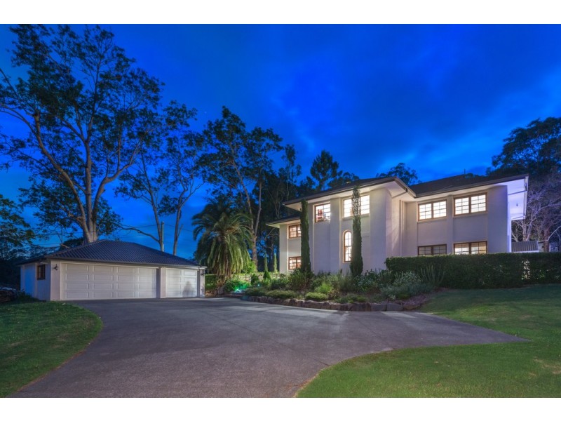 130 Savages Road, Brookfield QLD 4069