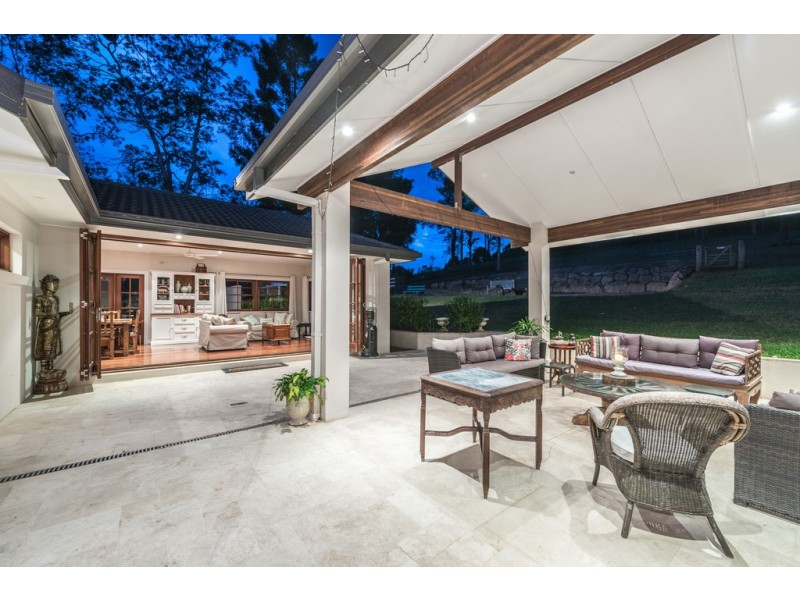 130 Savages Road, Brookfield QLD 4069