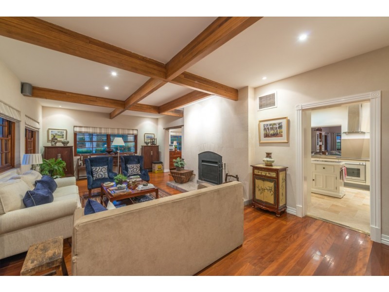 130 Savages Road, Brookfield QLD 4069