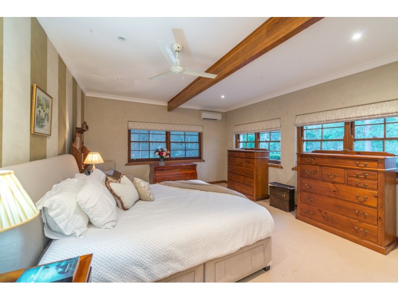 130 Savages Road, Brookfield QLD 4069