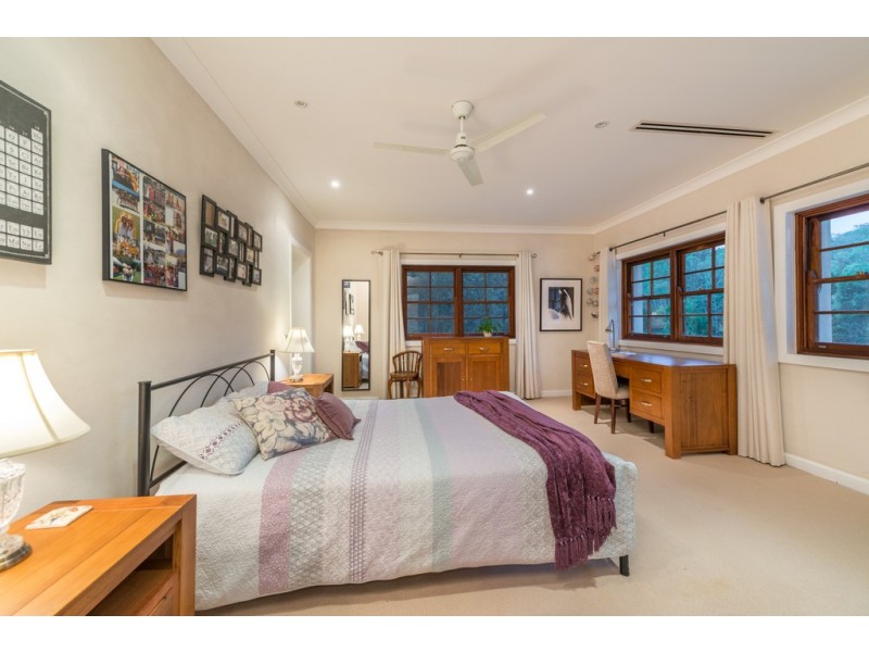 130 Savages Road, Brookfield QLD 4069