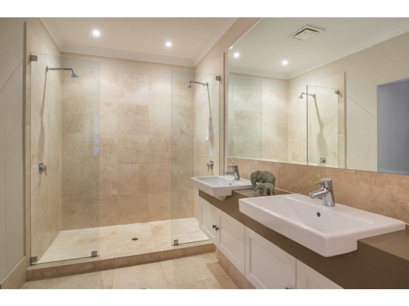 130 Savages Road, Brookfield QLD 4069