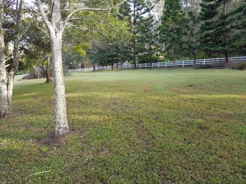 130 Savages Road, Brookfield QLD 4069