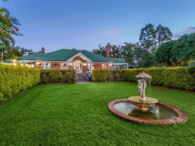 24 Sugars Road, Bellbowrie QLD 4070