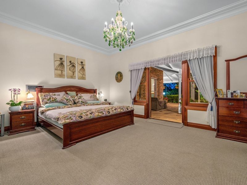 24 Sugars Road, Bellbowrie QLD 4070