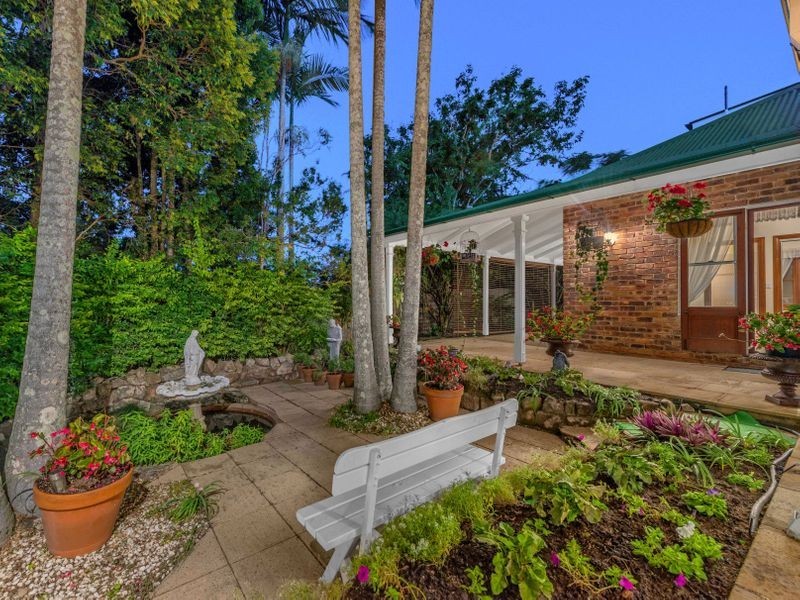 24 Sugars Road, Bellbowrie QLD 4070