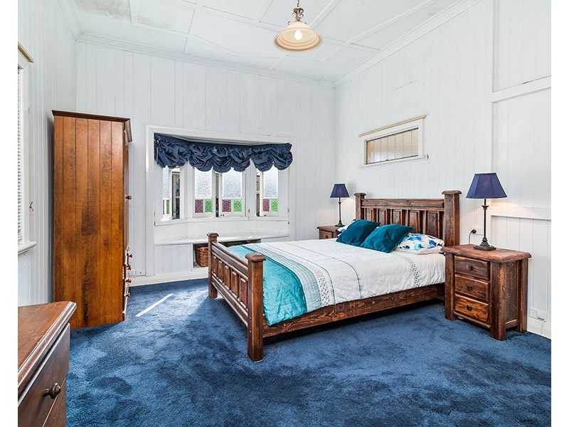 8 Stoneleigh Street, Albion QLD 4010