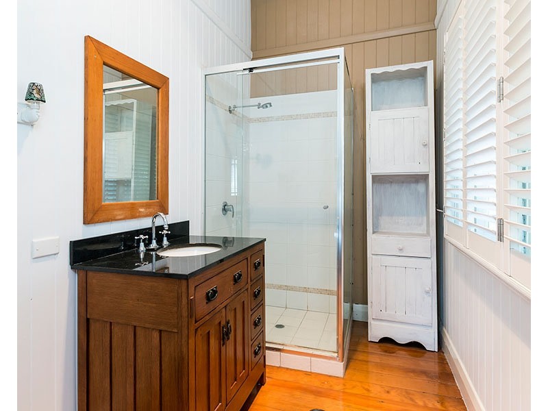 8 Stoneleigh Street, Albion QLD 4010