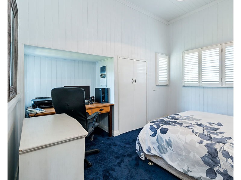 8 Stoneleigh Street, Albion QLD 4010