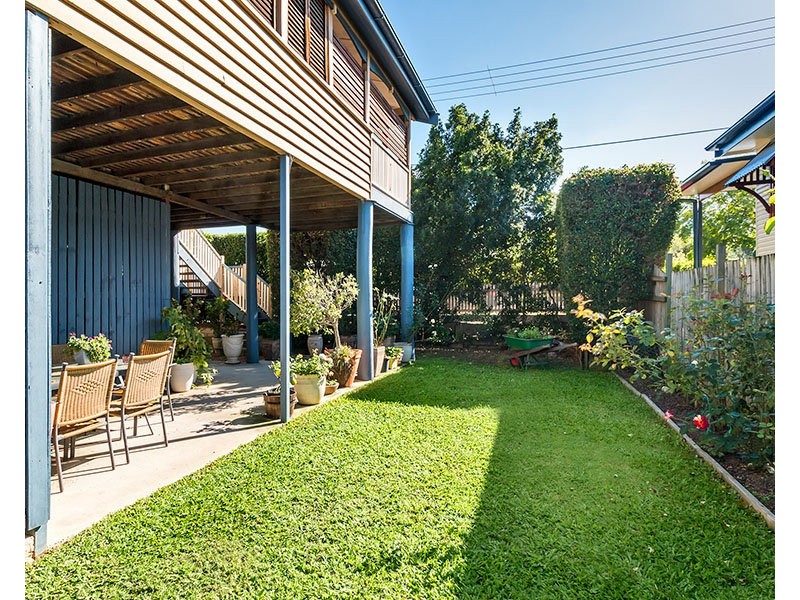 8 Stoneleigh Street, Albion QLD 4010