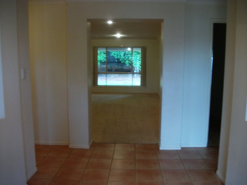 27 Daydream Street, Redland Bay QLD 4165