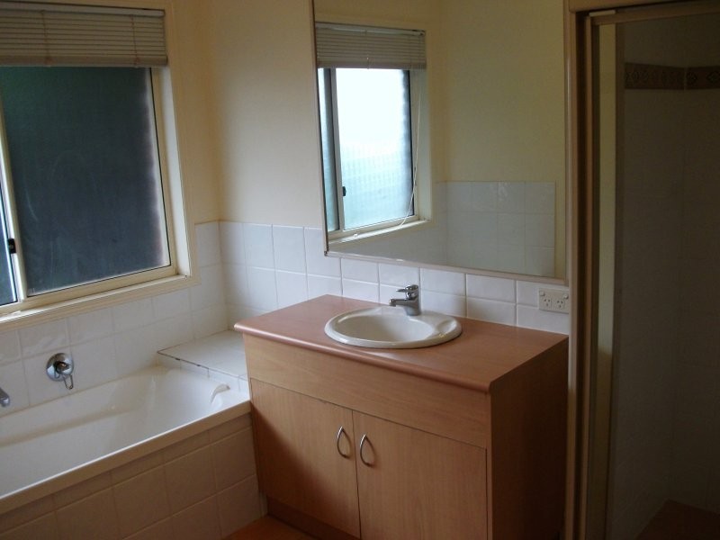 27 Daydream Street, Redland Bay QLD 4165