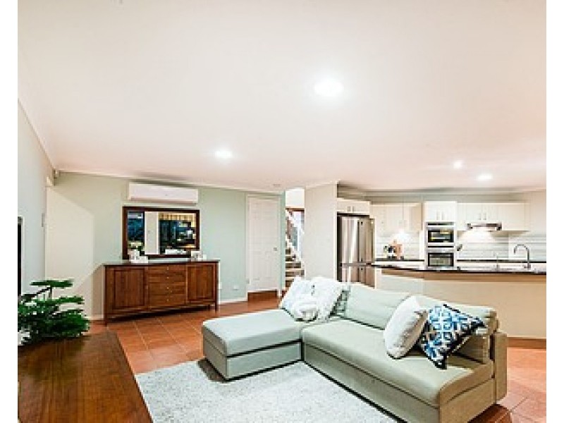 12 Forest Place, Carindale QLD 4152