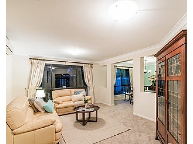 12 Forest Place, Carindale QLD 4152