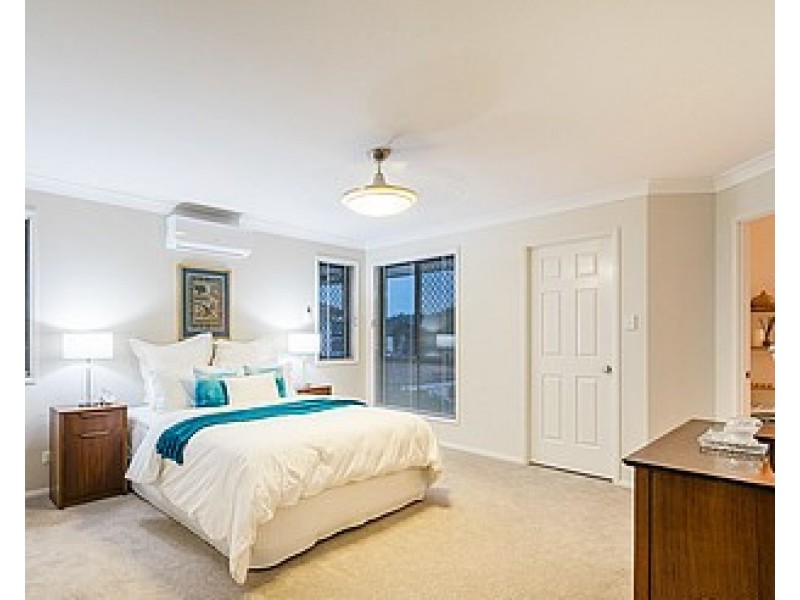 12 Forest Place, Carindale QLD 4152