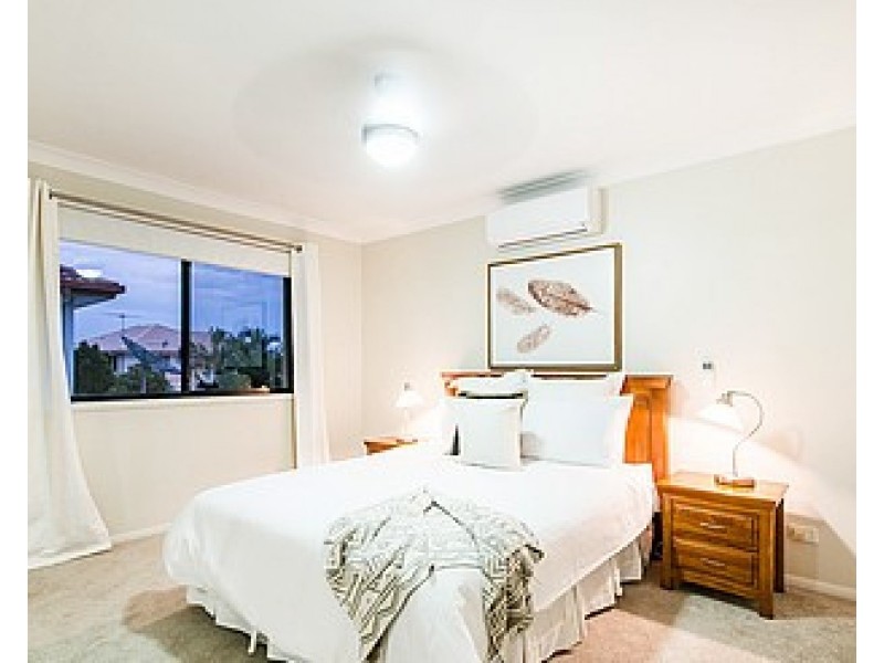 12 Forest Place, Carindale QLD 4152