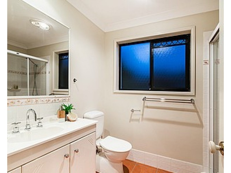 12 Forest Place, Carindale QLD 4152