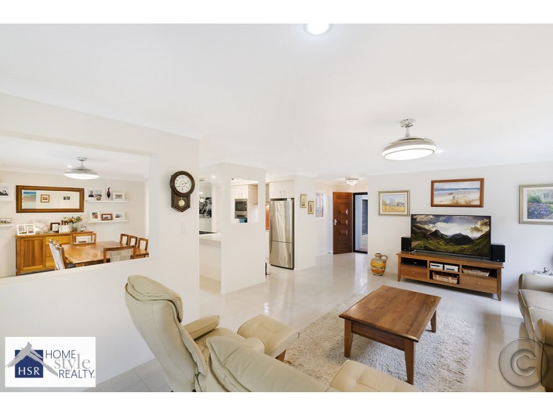 35 Ken Cr, Helensvale QLD 4212