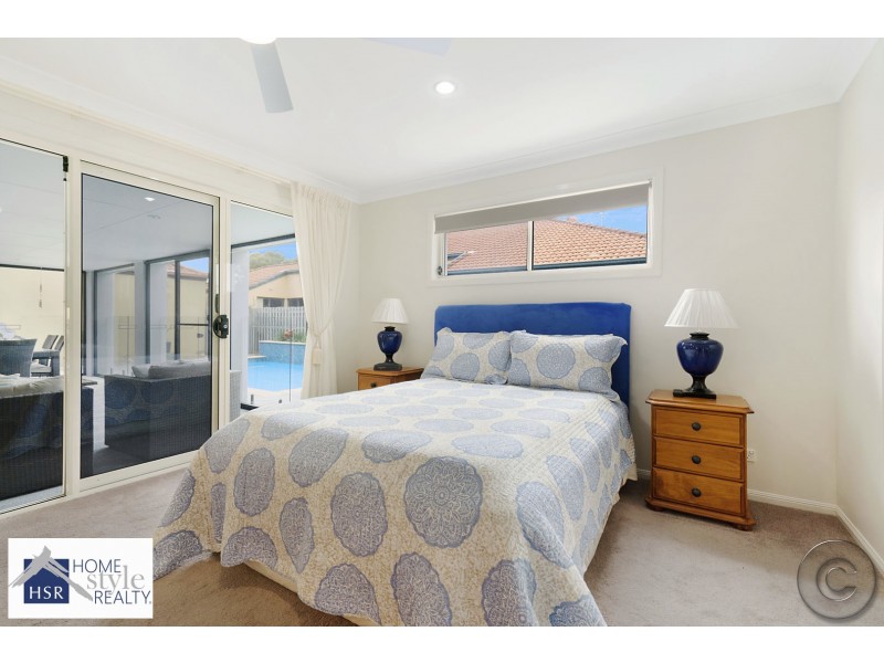 35 Ken Cr, Helensvale QLD 4212