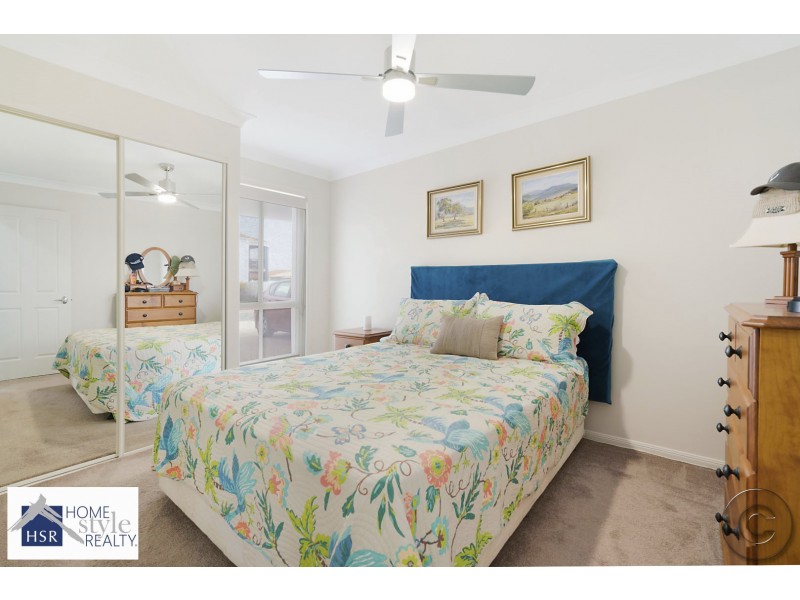 35 Ken Cr, Helensvale QLD 4212