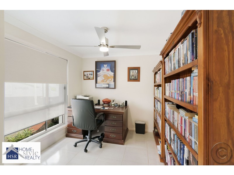 35 Ken Cr, Helensvale QLD 4212