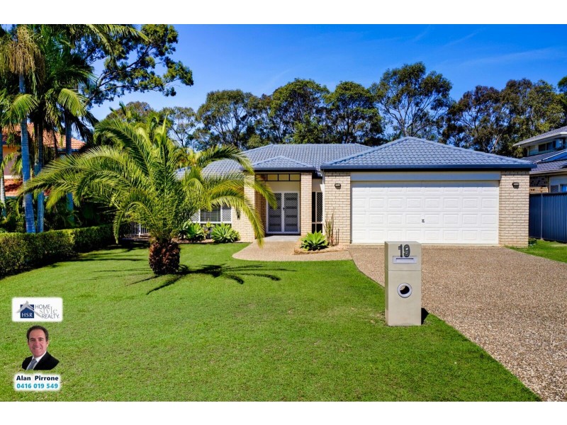 19 Boreen Court, Helensvale QLD 4212