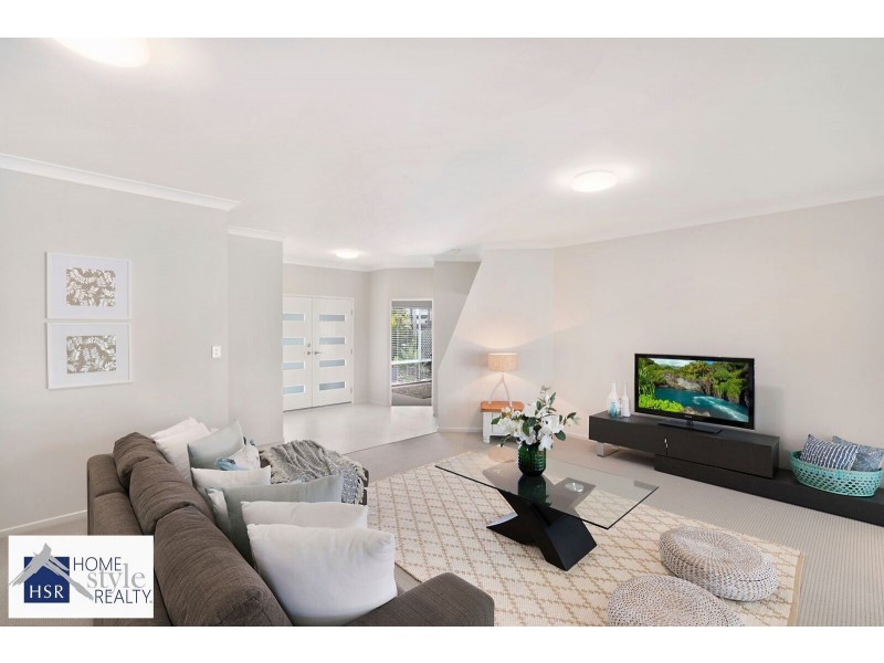 19 Boreen Court, Helensvale QLD 4212