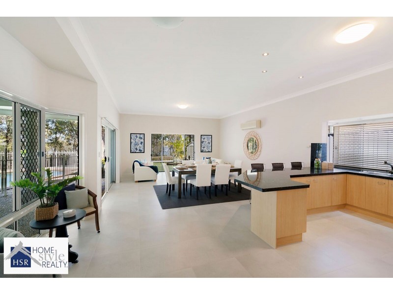 19 Boreen Court, Helensvale QLD 4212