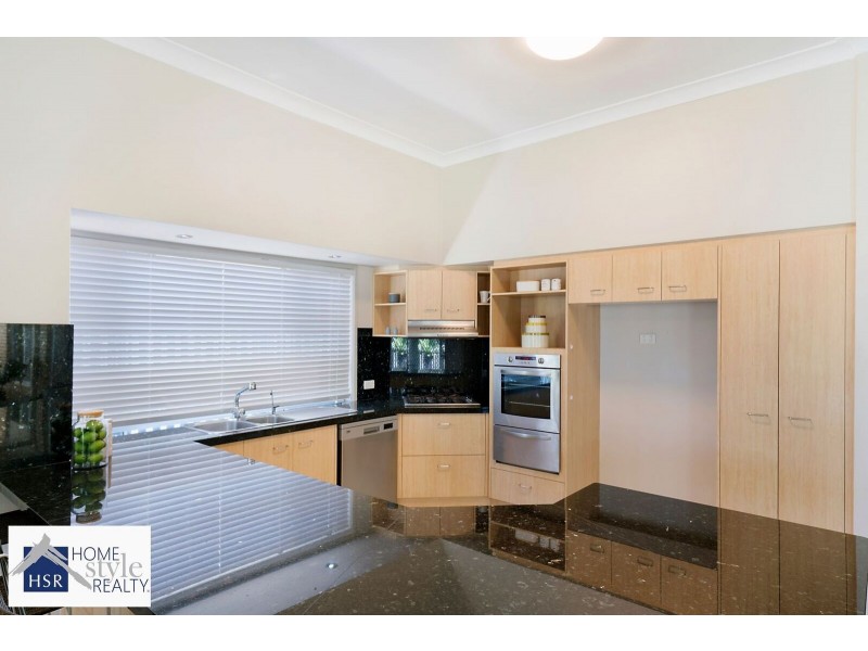 19 Boreen Court, Helensvale QLD 4212