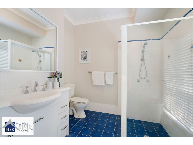 19 Boreen Court, Helensvale QLD 4212