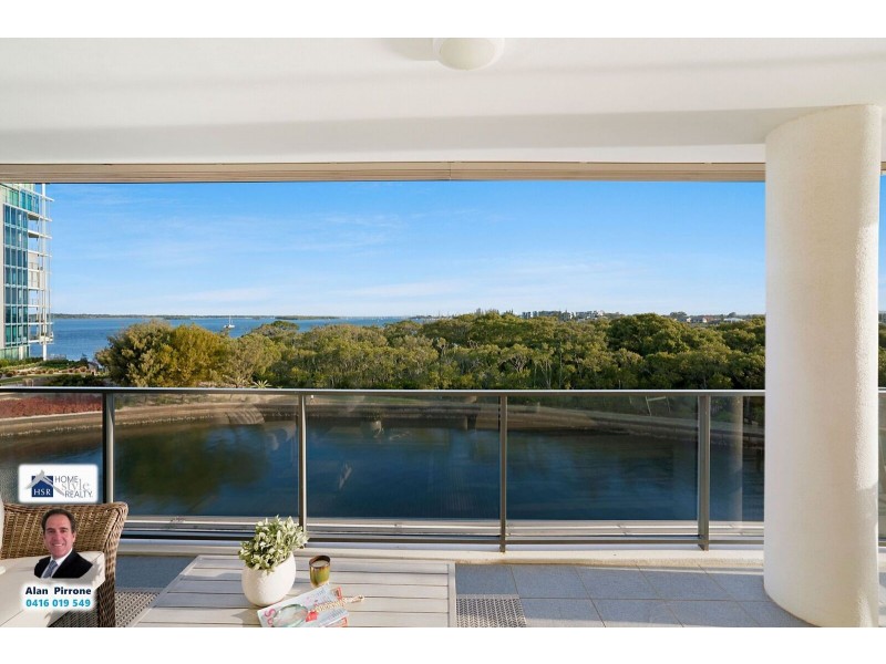 29306 Ephraim Island, Paradise Point QLD 4216