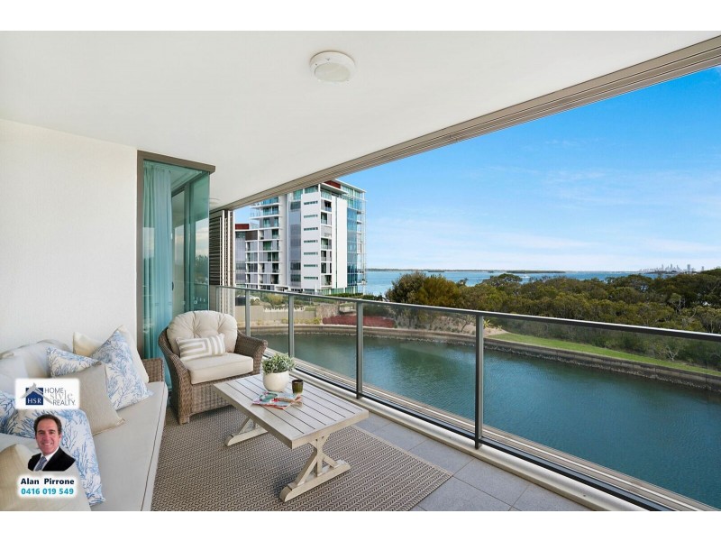 29306 Ephraim Island, Paradise Point QLD 4216