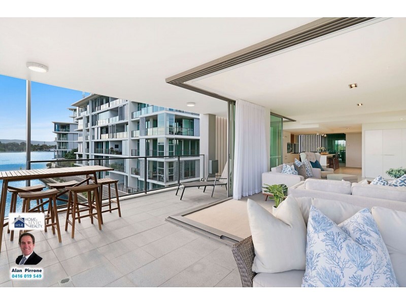29306 Ephraim Island, Paradise Point QLD 4216
