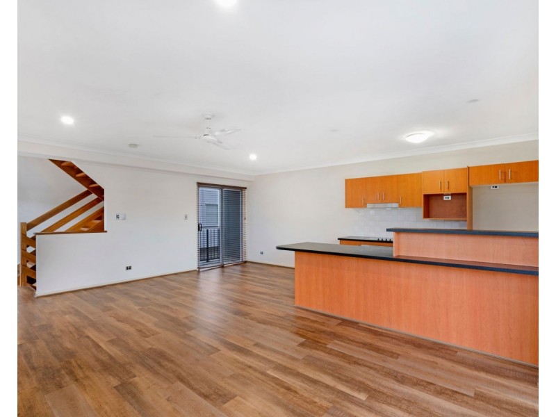 9/29 Proud Street, Labrador QLD 4215