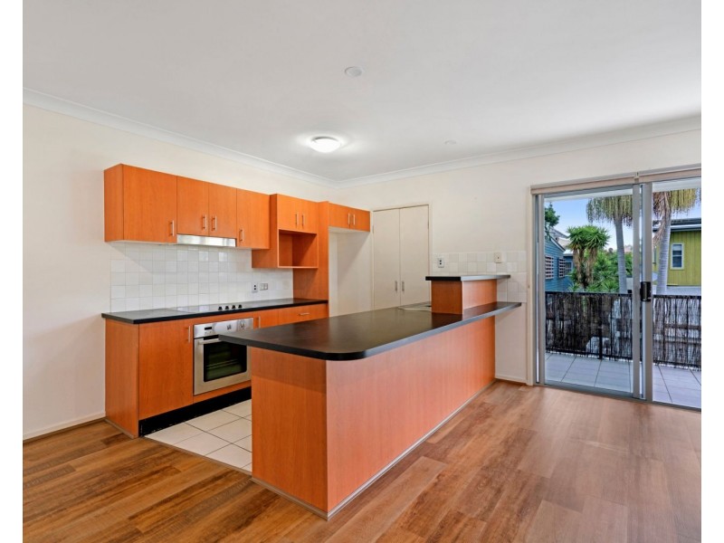 9/29 Proud Street, Labrador QLD 4215