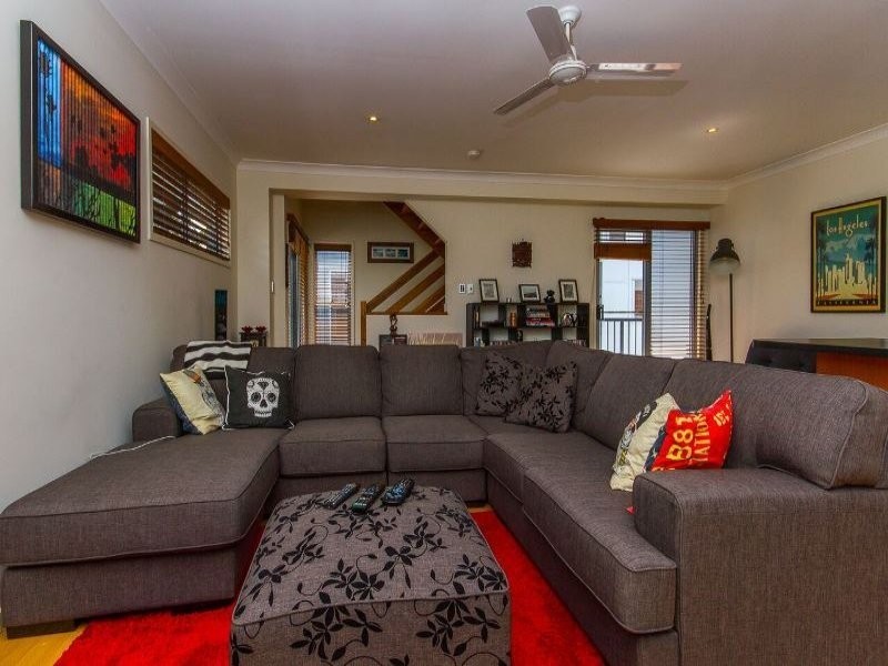 29 Proud Street, Labrador QLD 4215