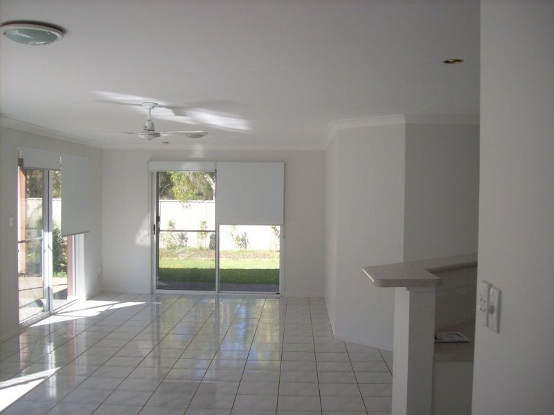 29 Lakeshore Drive, Helensvale QLD 4212