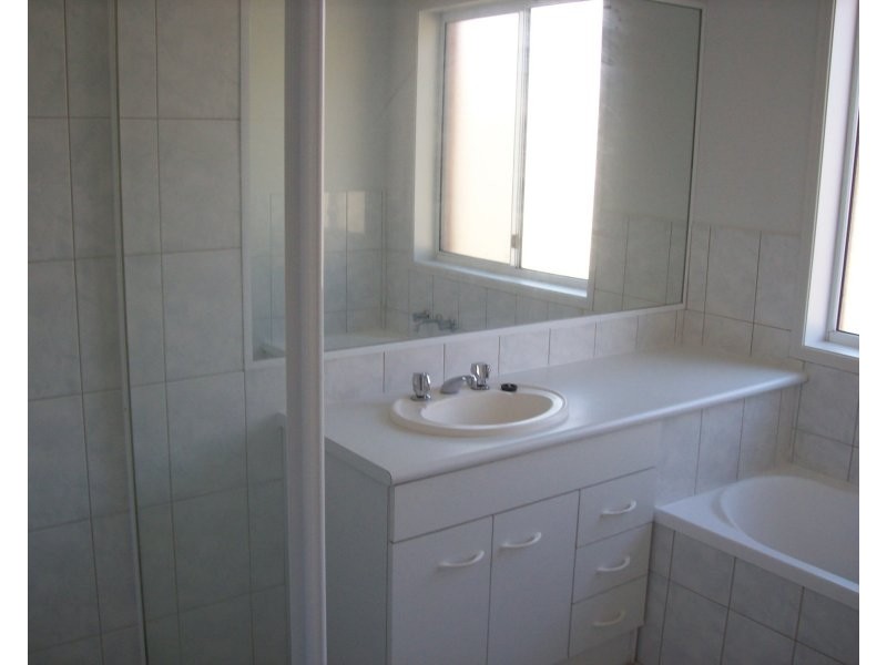 29 Lakeshore Drive, Helensvale QLD 4212
