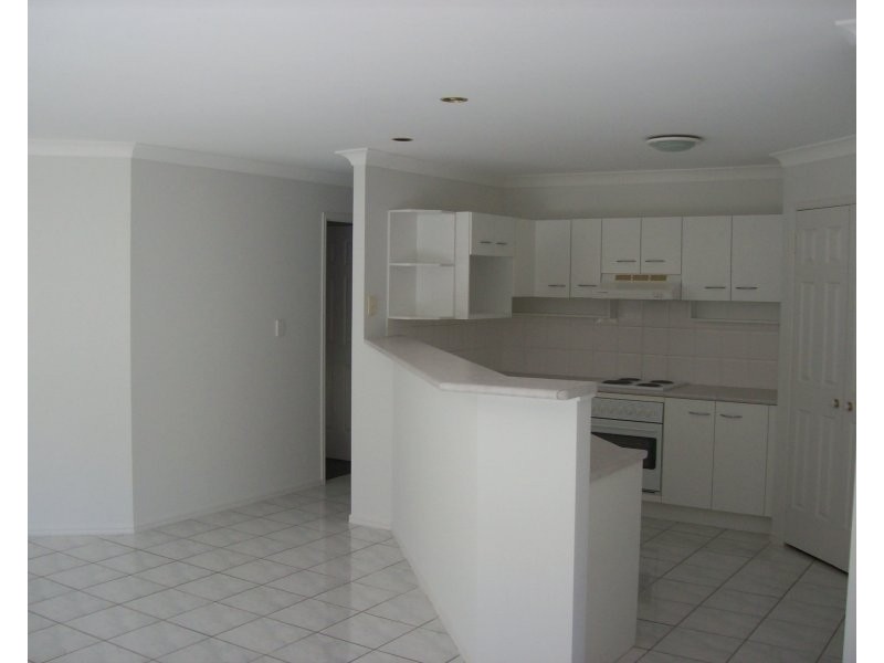29 Lakeshore Drive, Helensvale QLD 4212