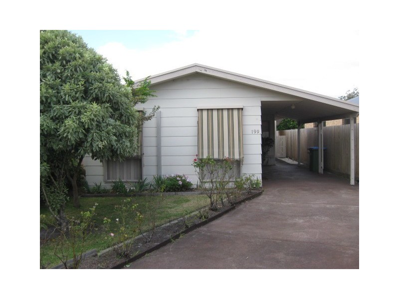 199 Seventh Avenue, Rosebud VIC 3939