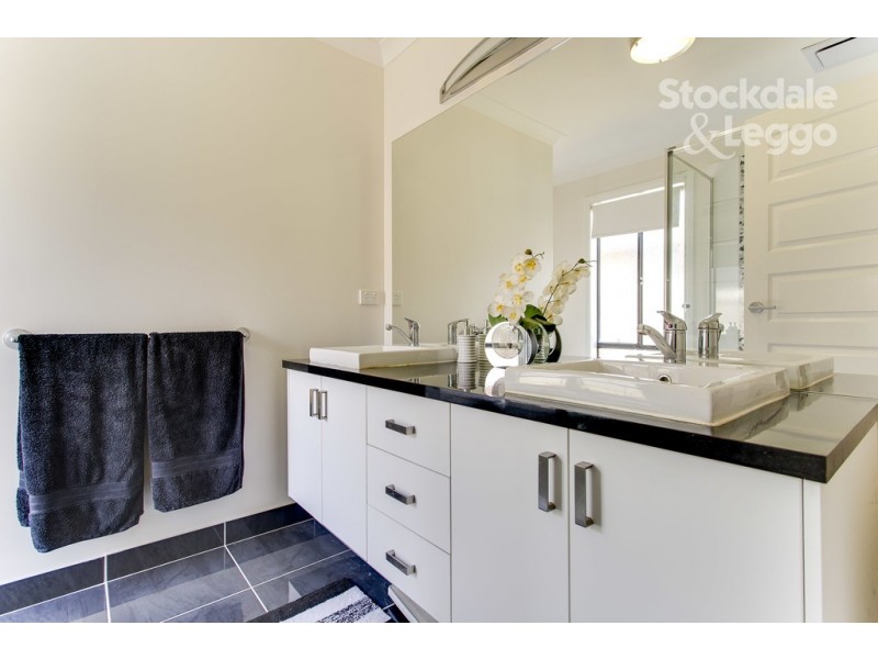 81 Bayview Avenue, Rosebud VIC 3939