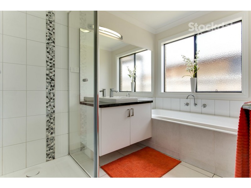 81 Bayview Avenue, Rosebud VIC 3939