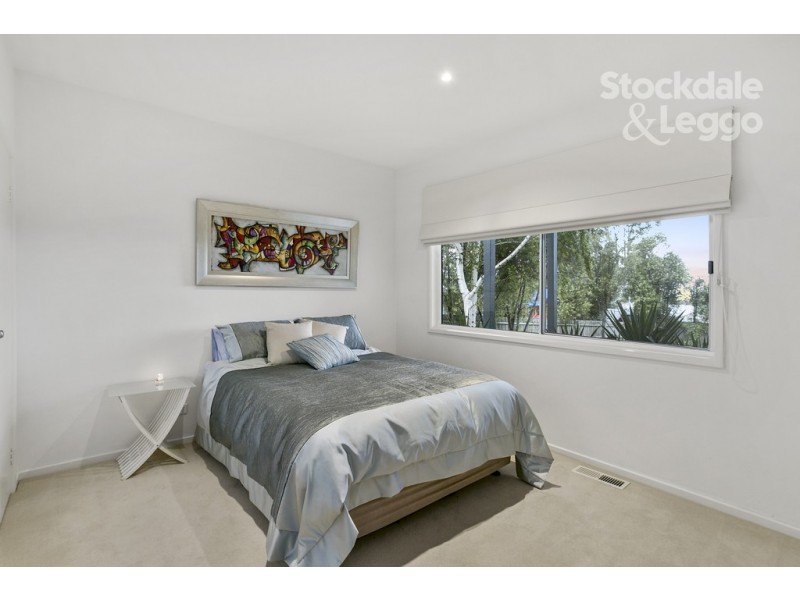 8 You Yangs Avenue, Dromana VIC 3936