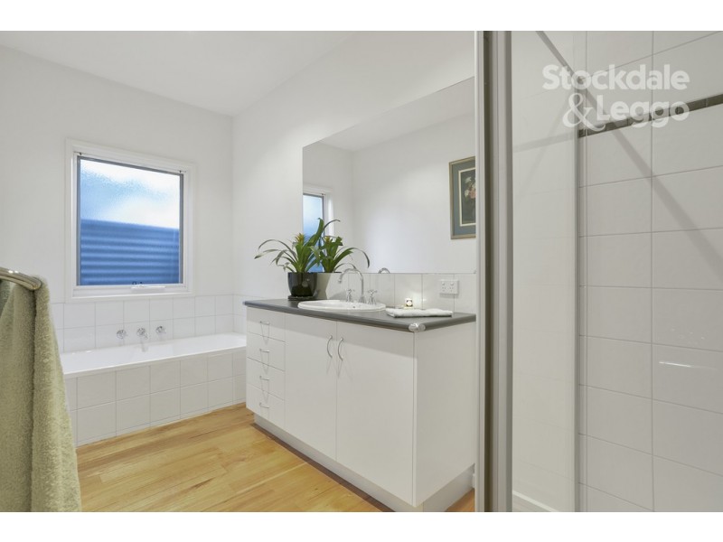 8 You Yangs Avenue, Dromana VIC 3936