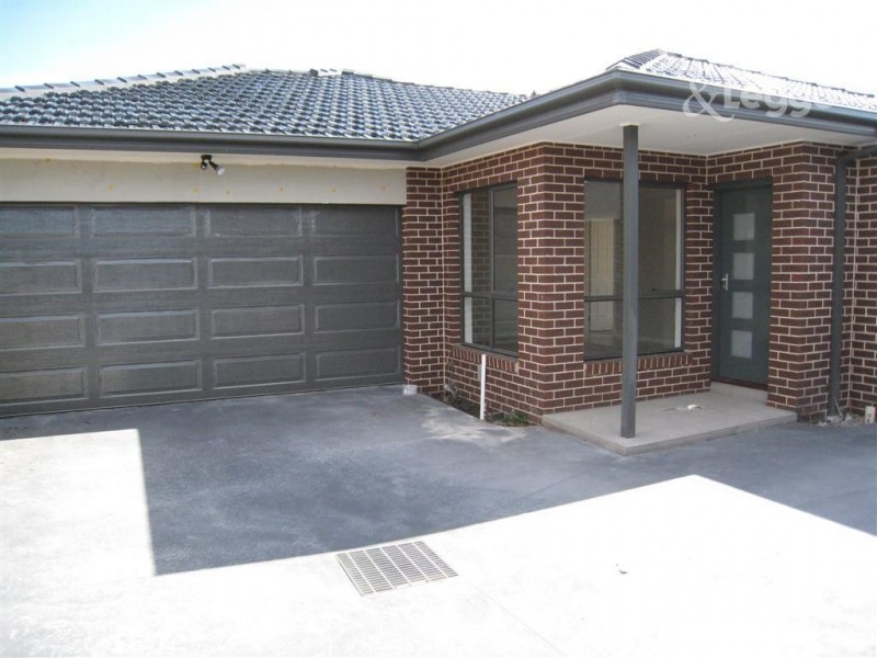 2/30 Rosalie Avenue, Dromana VIC 3936