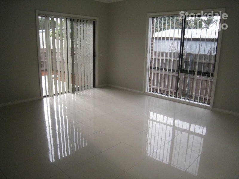 2/30 Rosalie Avenue, Dromana VIC 3936